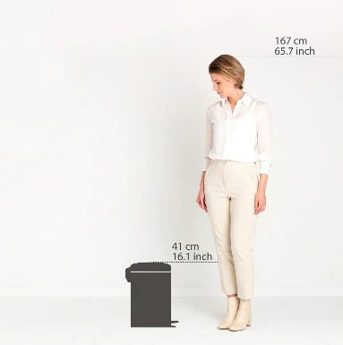 Brabantia New lcon Pedal Bin Soft Beige -12L - Image 3