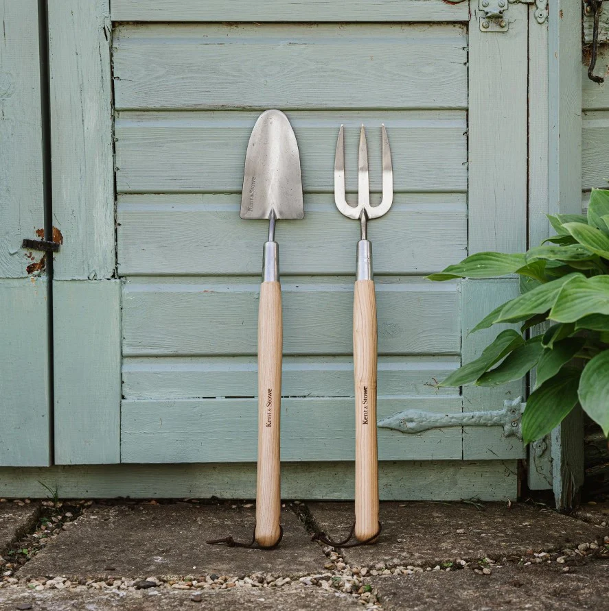 Kent & Stowe Carbon Steel Border Hand Trowel - Image 2
