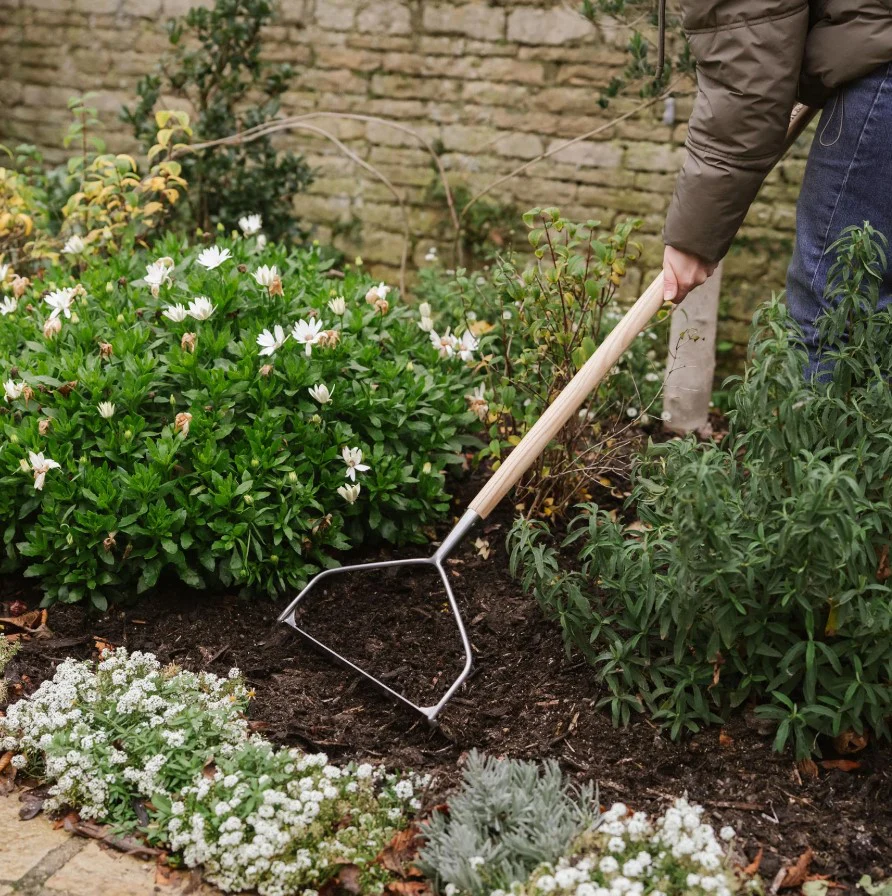 Kent & Stowe Carbon Steel Long Handled Soil Rake - Image 3