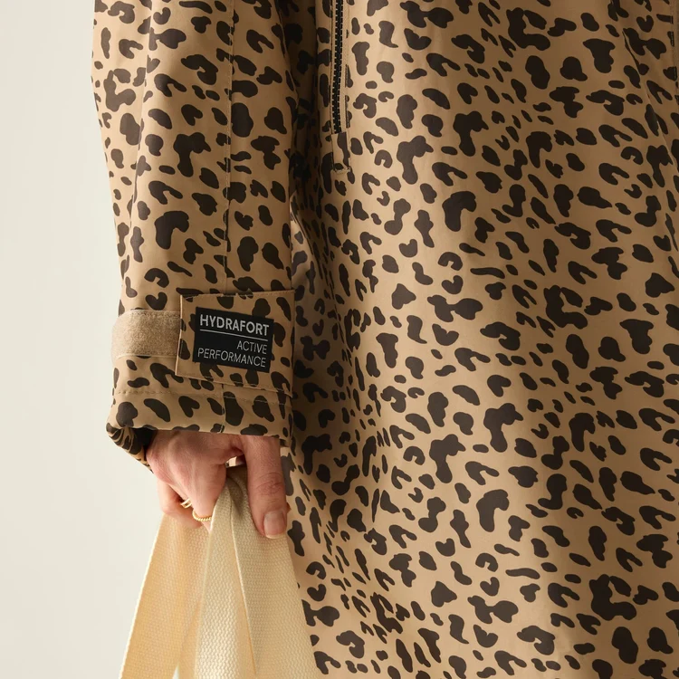 Regatta Adult Waterproof Robe - Abstract Leopard Spot - Image 6