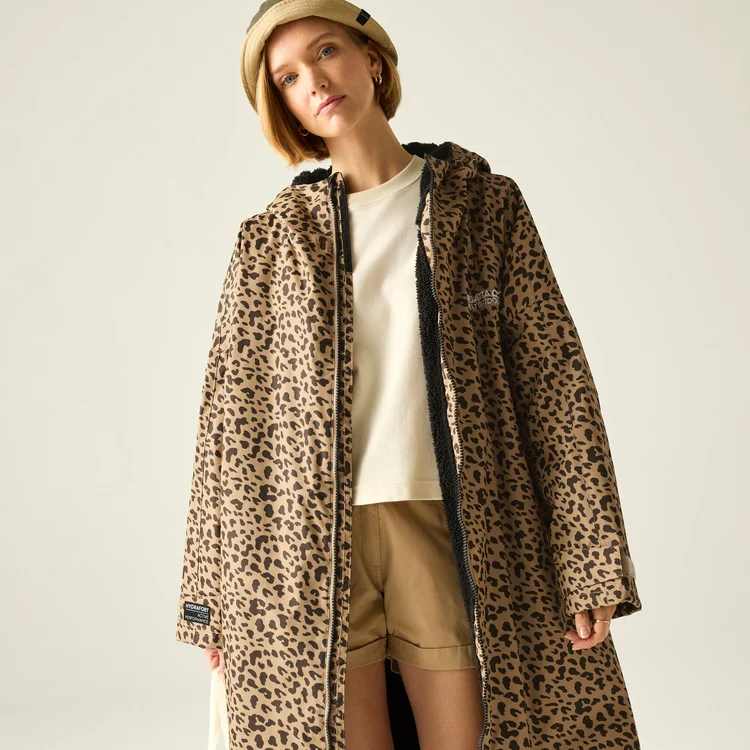 Regatta Adult Waterproof Robe - Abstract Leopard Spot - Image 8