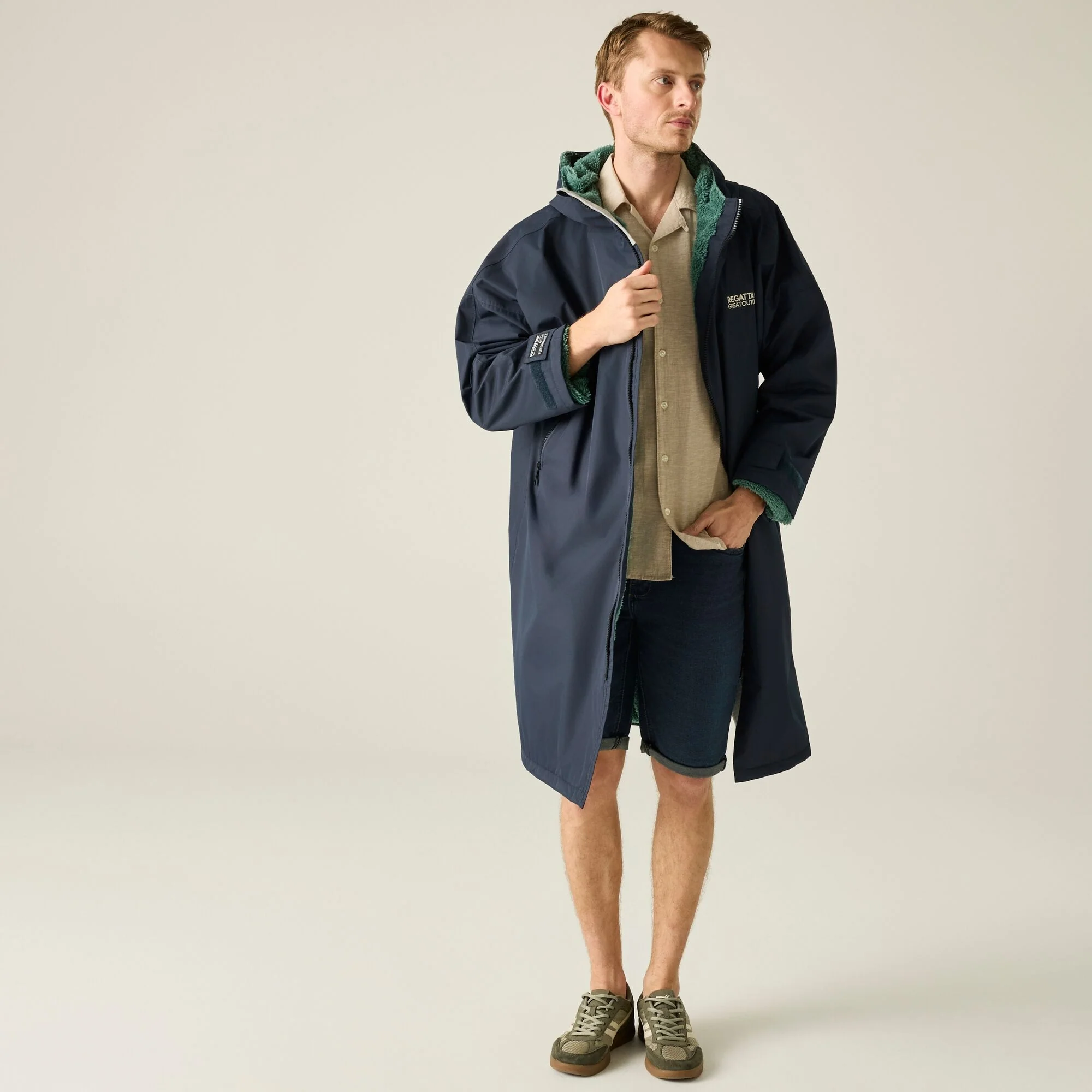 Regatta Adult Waterproof Robe - Navy & Ivy Moss - Image 10