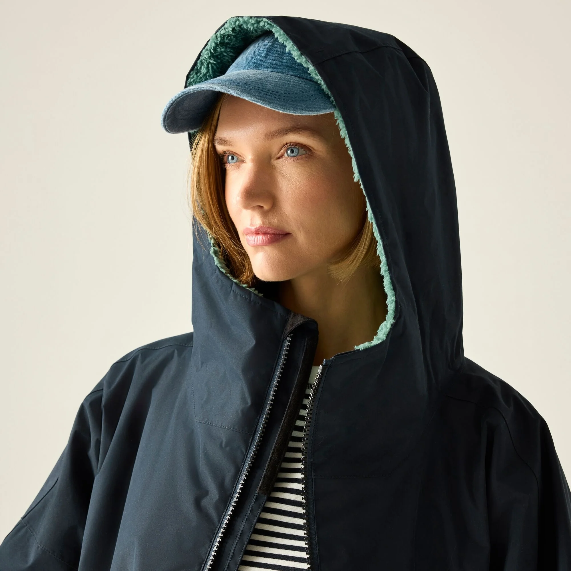 Regatta Adult Waterproof Robe - Navy & Ivy Moss - Image 6