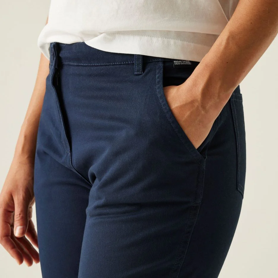 Regatta Women's Bayletta Capri Trousers - Navy - Image 4