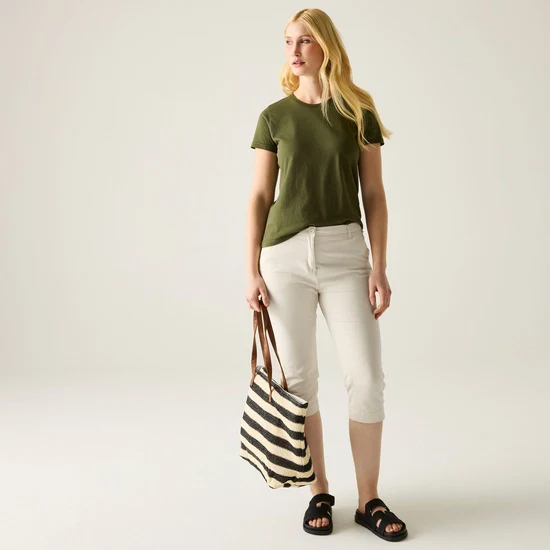 Regatta Women's Bayletta Capri Trousers - Vanilla - Image 4