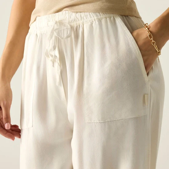 Regatta Women's Elbrie Trousers - Vanilla - Image 3
