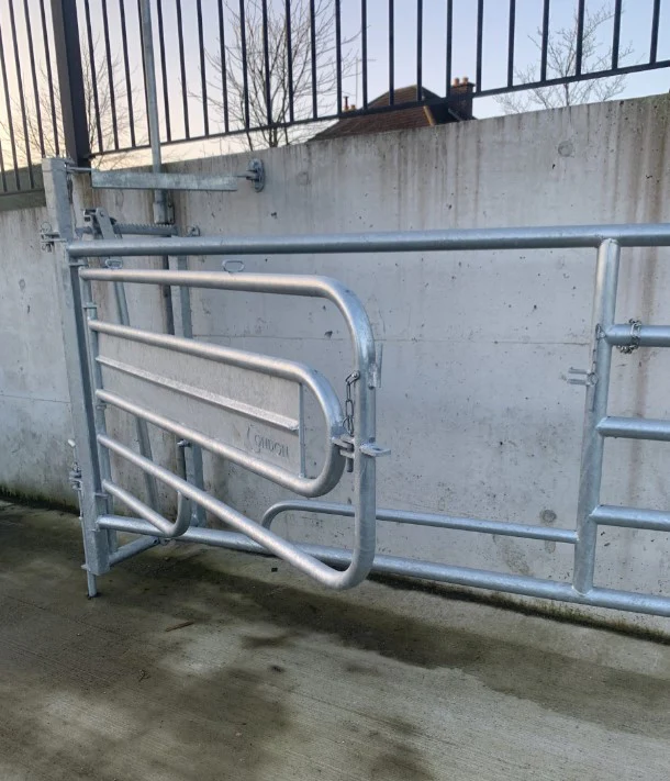Calving Support Gate 11-13ft 3.35m - 3.96m - Image 2